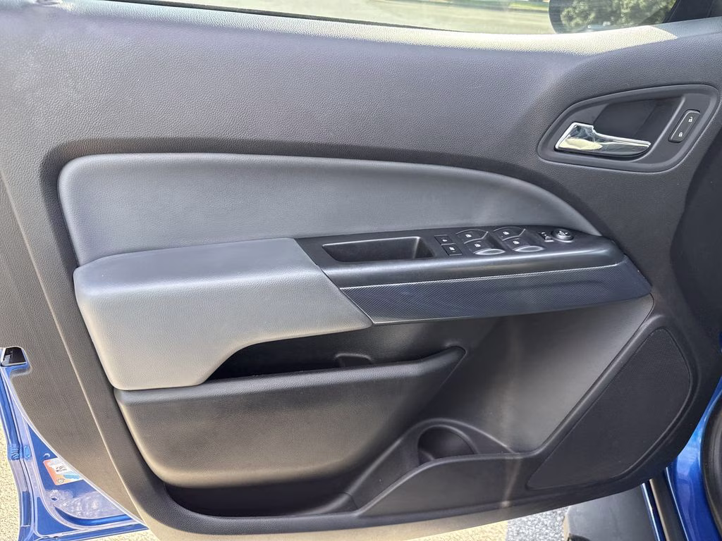2018 Kinetic Blue Metallic Chevrolet Colorado Z71 RWD Truck