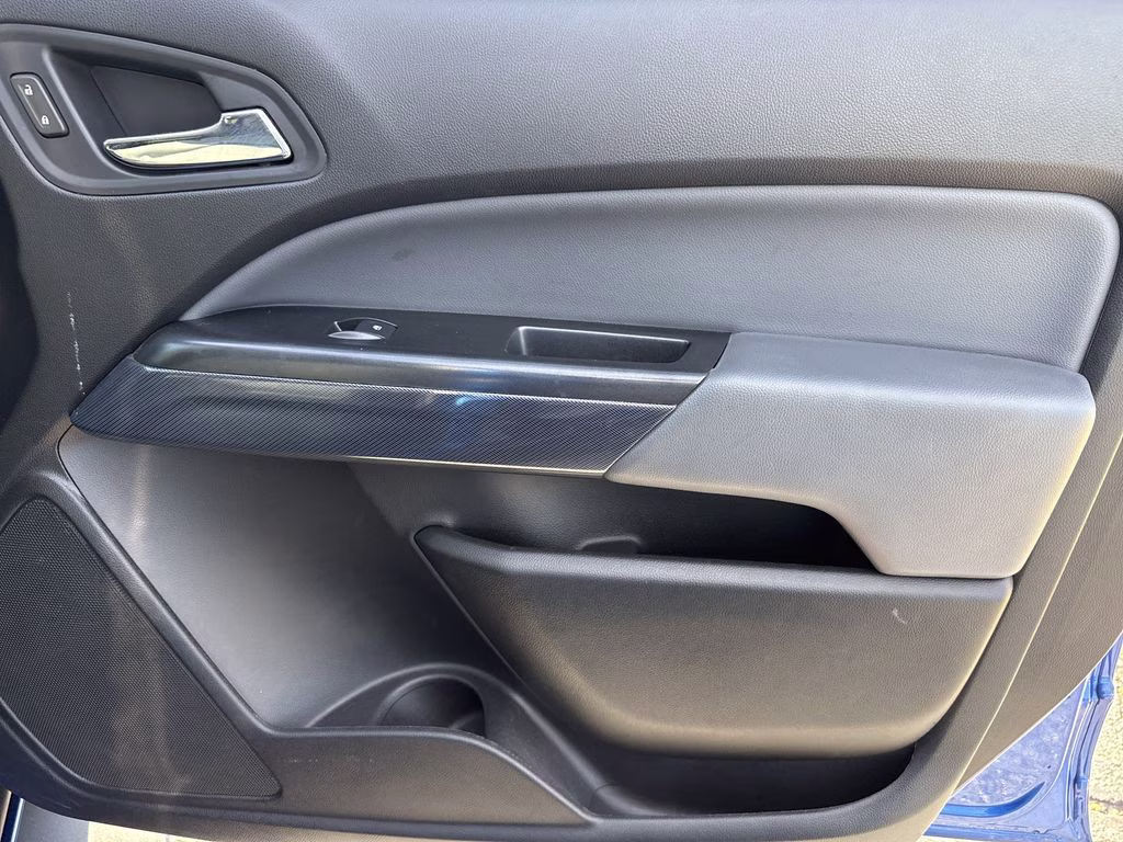 2018 Kinetic Blue Metallic Chevrolet Colorado Z71 RWD Truck