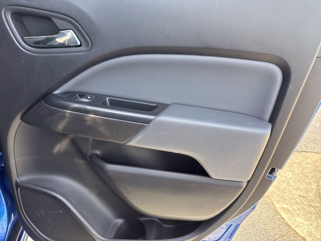2018 Kinetic Blue Metallic Chevrolet Colorado Z71 RWD Truck