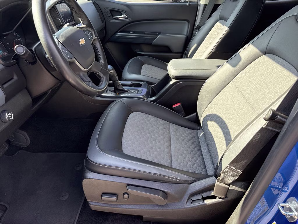 2018 Kinetic Blue Metallic Chevrolet Colorado Z71 RWD Truck