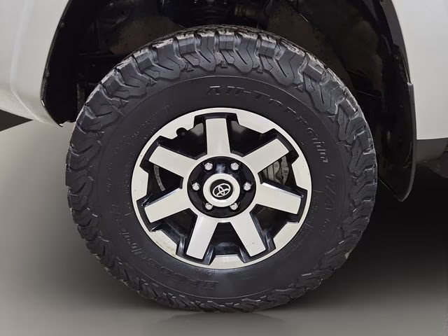 2024 Classic Silver Metallic Toyota 4Runner TRD Off-Road Premium 4X4 SUV