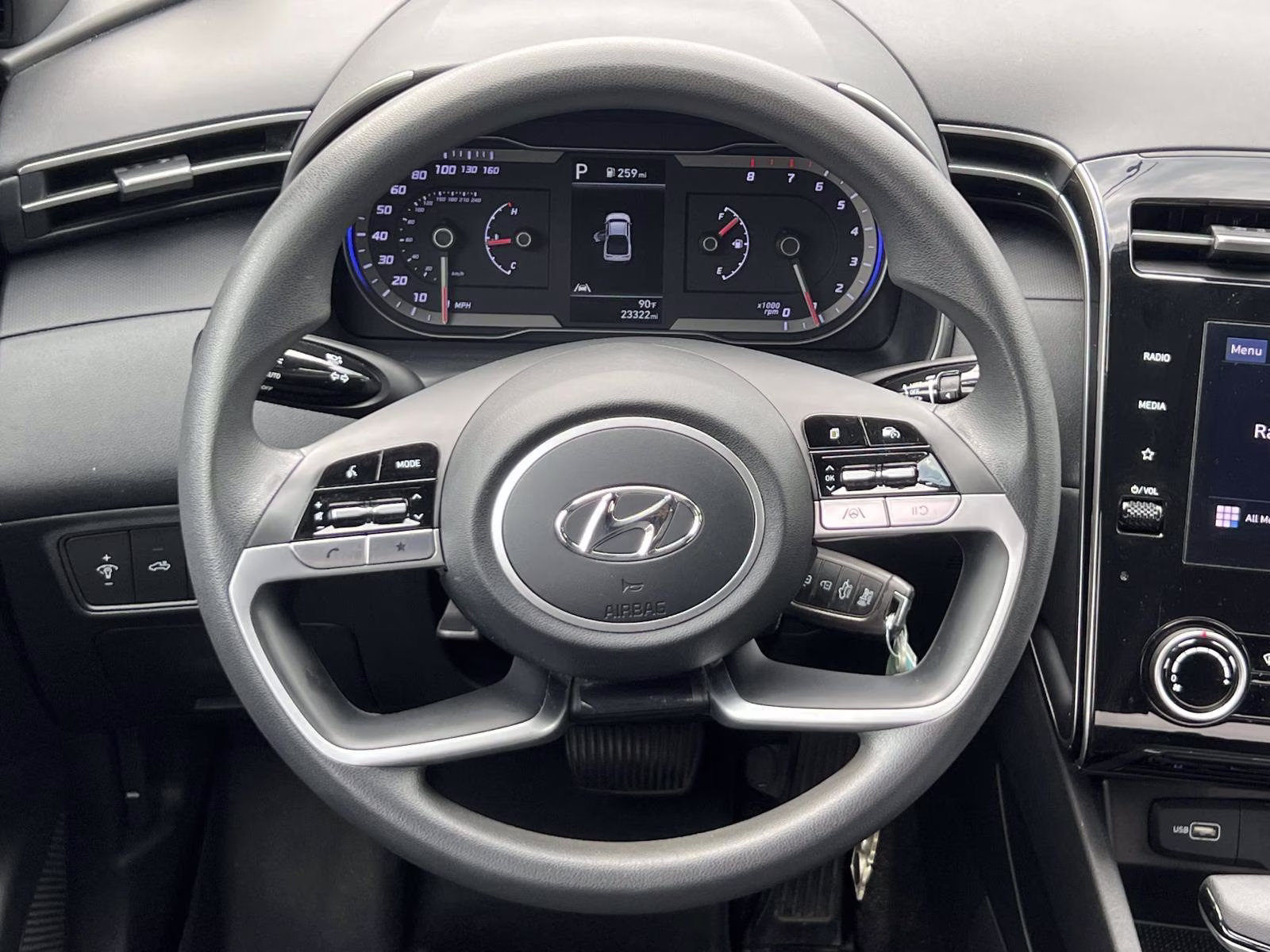 2024 Hyundai Santa Cruz SE - Photo 13