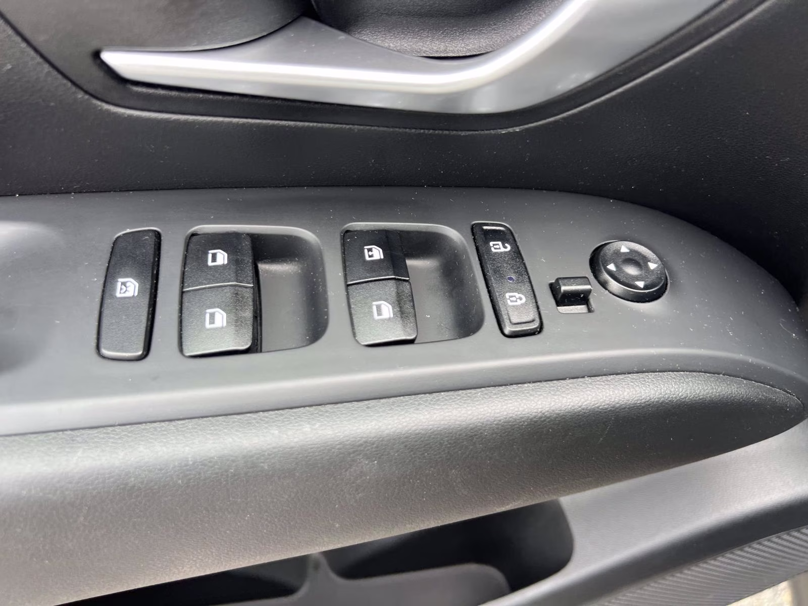 2024 Hyundai Santa Cruz SE - Photo 16