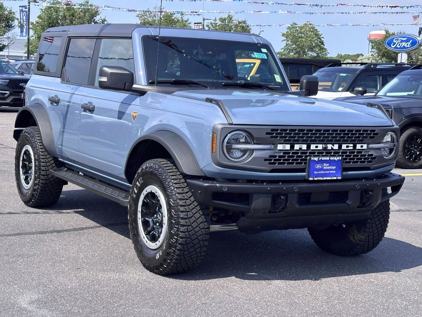 2024 Azure Gray Metallic Tri-Coat Ford Bronco Badlands 4 Door Advanced 4x4 4X4 SUV