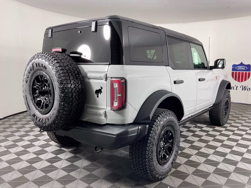 2026 Avalanche Ford Bronco Badlands 4X4 SUV