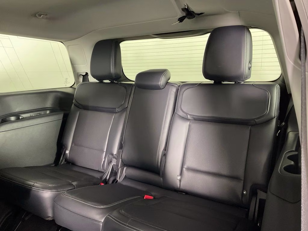 2027 Gray Metallic Ford Expedition Platinum 4X4 SUV