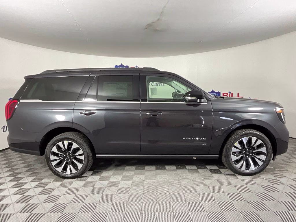 2027 Gray Metallic Ford Expedition Platinum 4X4 SUV