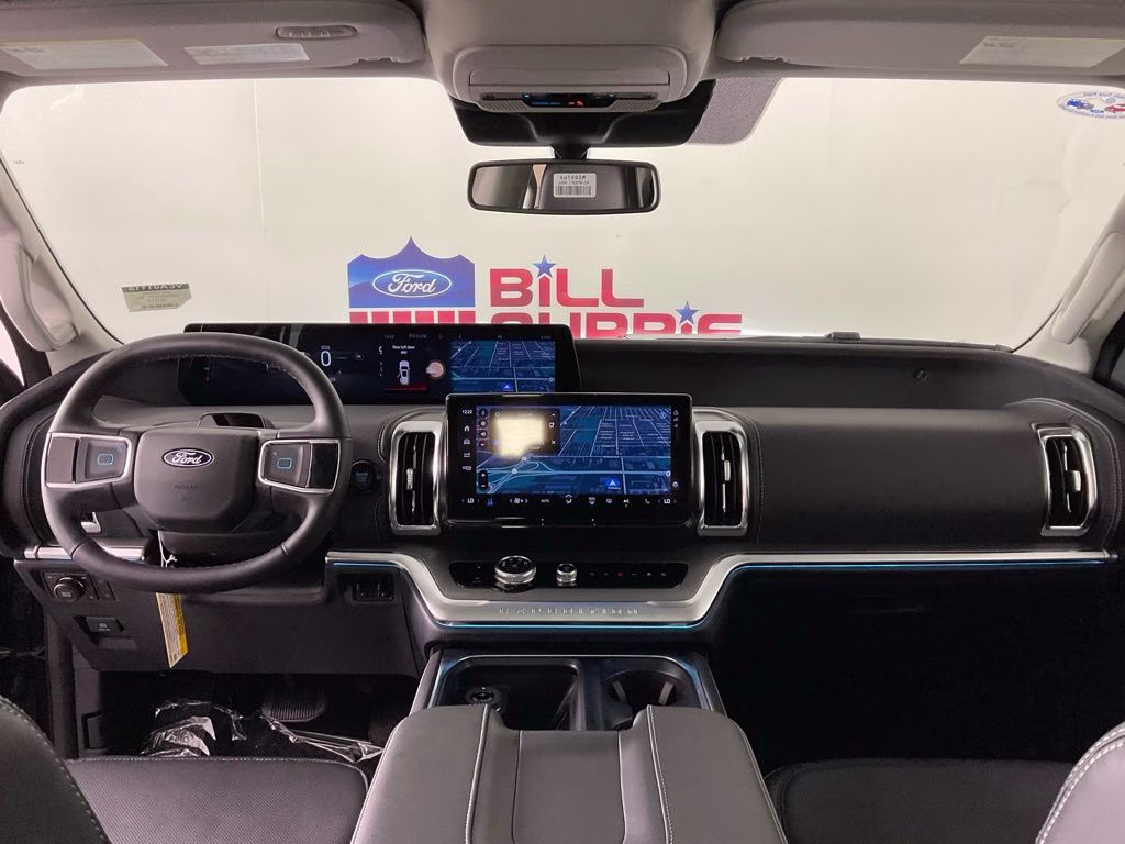 2027 Gray Metallic Ford Expedition Platinum 4X4 SUV