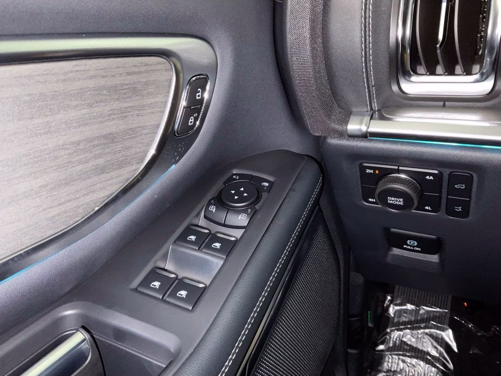 2027 Gray Metallic Ford Expedition Platinum 4X4 SUV