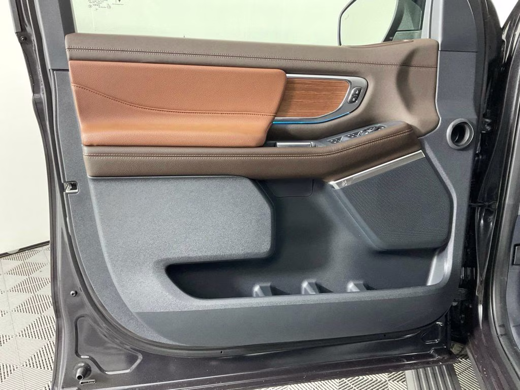 2027 Gray Metallic Ford Expedition King Ranch 4X4 SUV