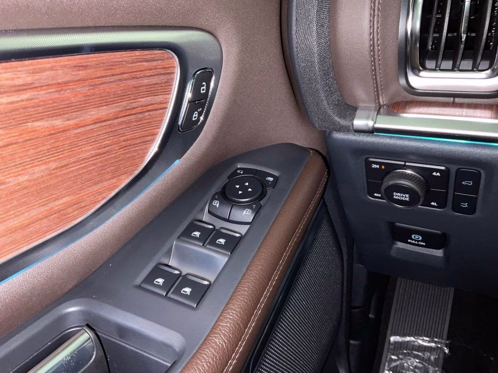 2027 Gray Metallic Ford Expedition King Ranch 4X4 SUV