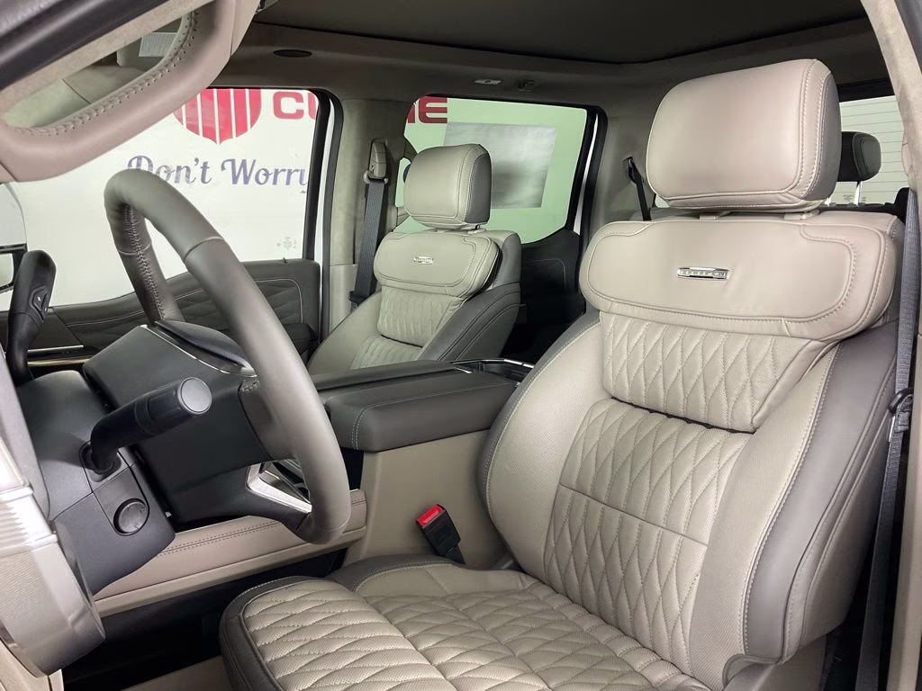 2026 White Metallic Ford Super Duty F-250 SRW Platinum 4X4 Truck