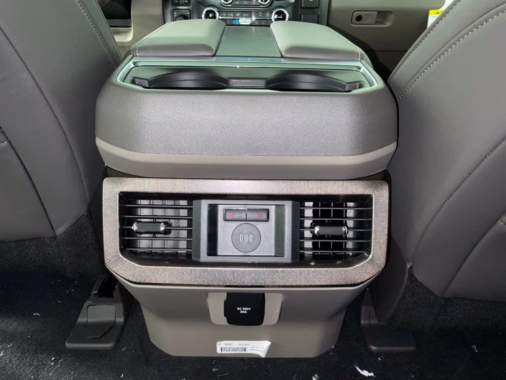 2026 White Metallic Ford Super Duty F-250 SRW Platinum 4X4 Truck