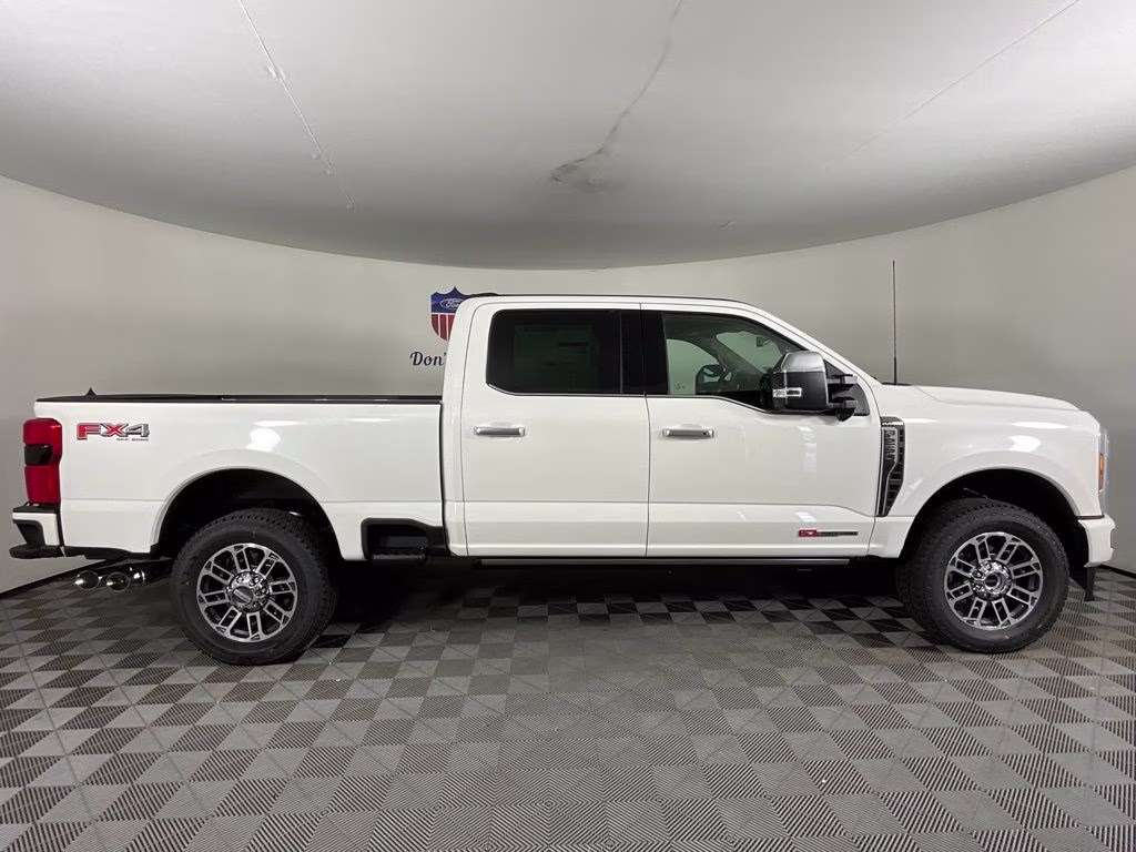 2026 White Metallic Ford Super Duty F-250 SRW Platinum 4X4 Truck