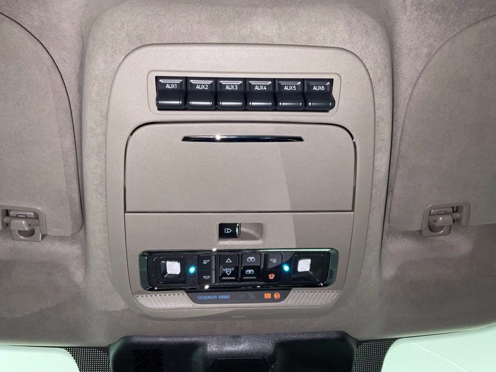 2026 White Metallic Ford Super Duty F-250 SRW Platinum 4X4 Truck