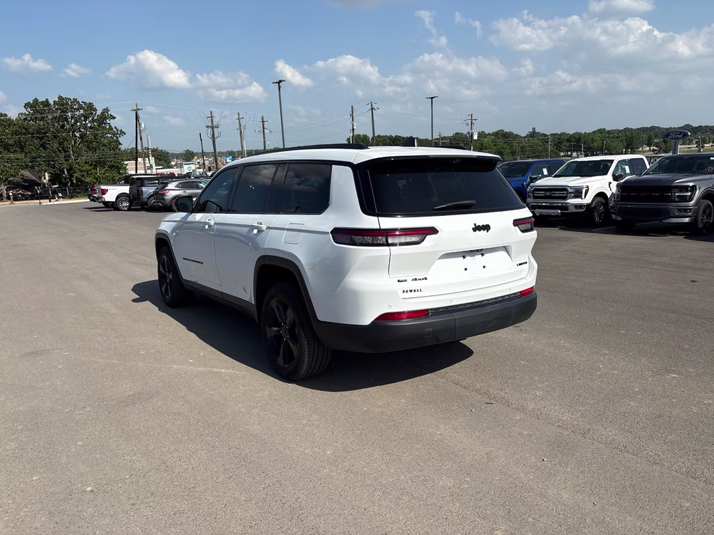 2023 Bright White Clearcoat Jeep Grand Cherokee L Limited 4X4 SUV