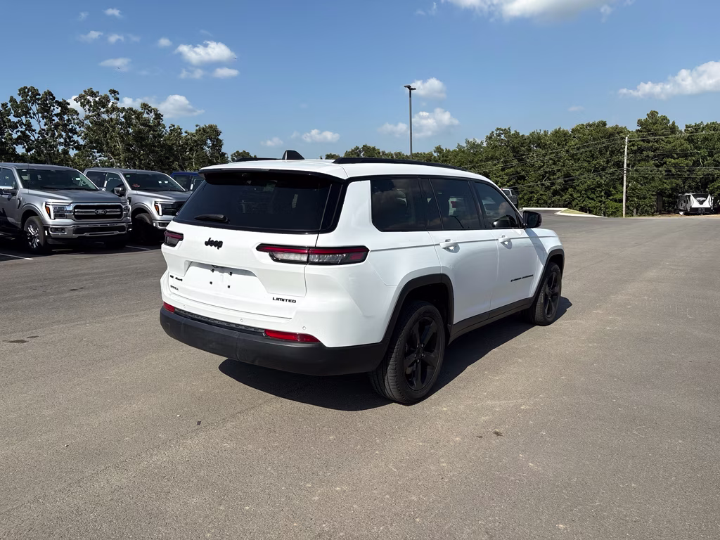 2023 Bright White Clearcoat Jeep Grand Cherokee L Limited 4X4 SUV