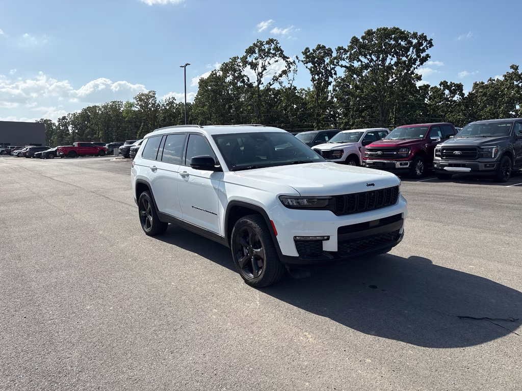 2023 Bright White Clearcoat Jeep Grand Cherokee L Limited 4X4 SUV