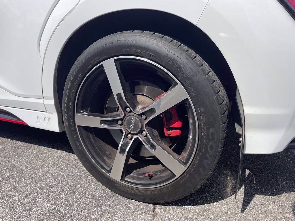 2023 Lunar White Hyundai Kona N Base FWD SUV