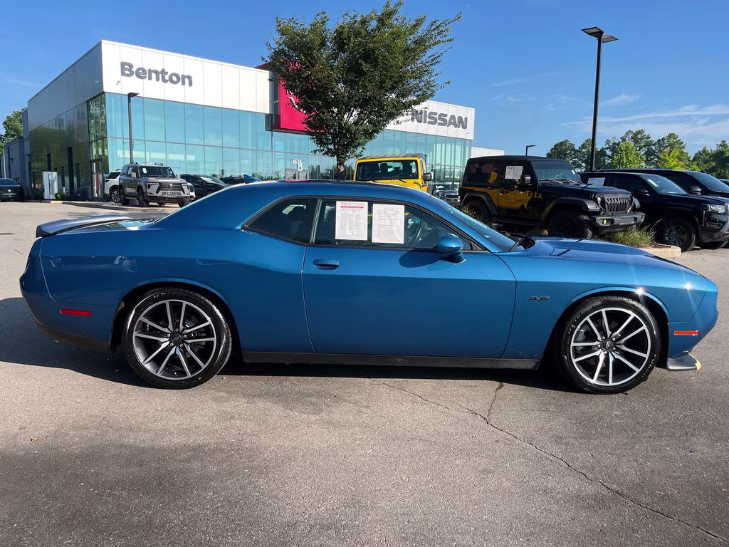 2023 Frostbite Dodge Challenger R/T RWD Coupe
