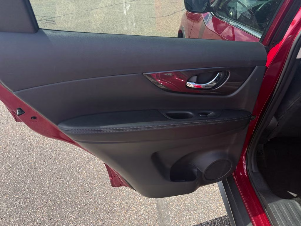 2018 Scarlet Ember Nissan Rogue SV w/Comfort & Convenience Pkgs AWD SUV
