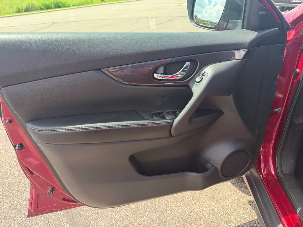 2018 Scarlet Ember Nissan Rogue SV w/Comfort & Convenience Pkgs AWD SUV