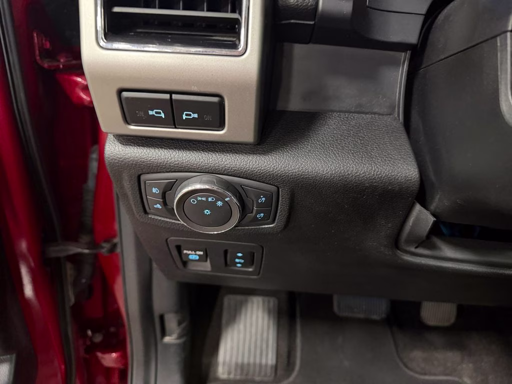 2020 Ford F-150 Lariat FX4 w/Trailer Tow & Twin Panel Moonroof 4X4 Truck