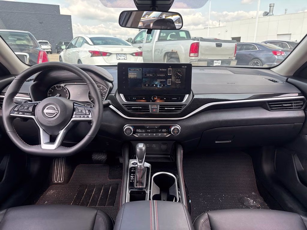 2025 Super Black Nissan Altima 2.5 SR FWD Sedan