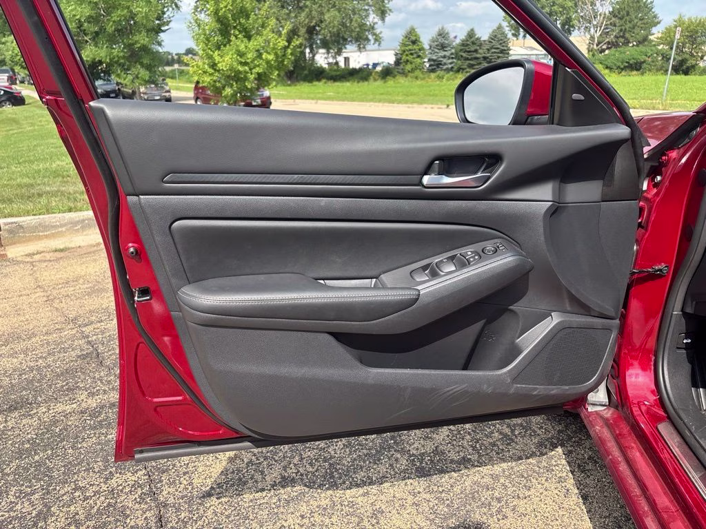2025 Scarlet Ember Nissan Altima 2.5 SV AWD Sedan