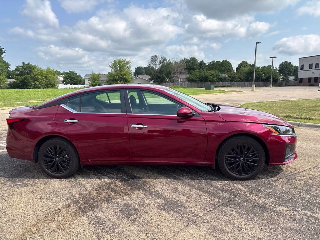 2025 Scarlet Ember Nissan Altima 2.5 SV AWD Sedan