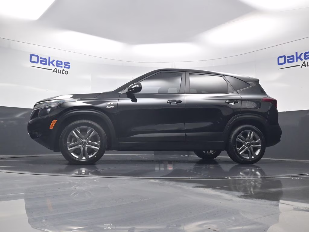 2021 Cherry Black Kia Seltos LX AWD SUV
