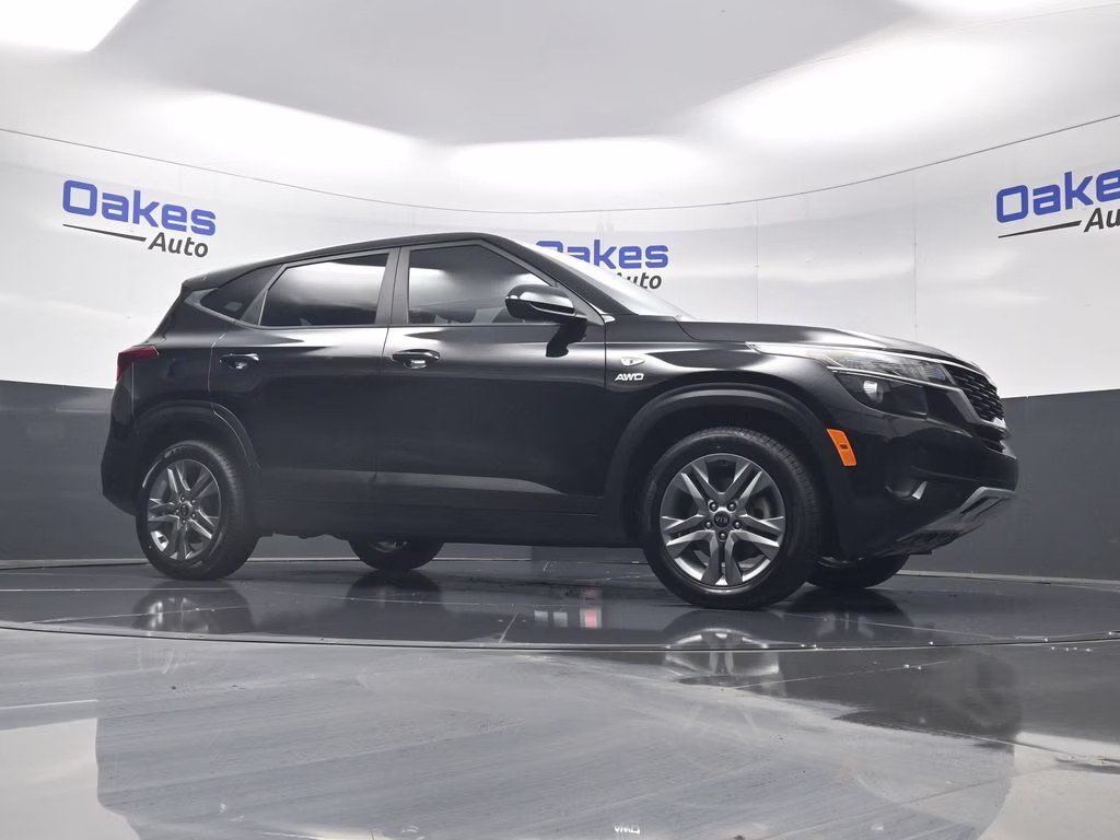 2021 Cherry Black Kia Seltos LX AWD SUV
