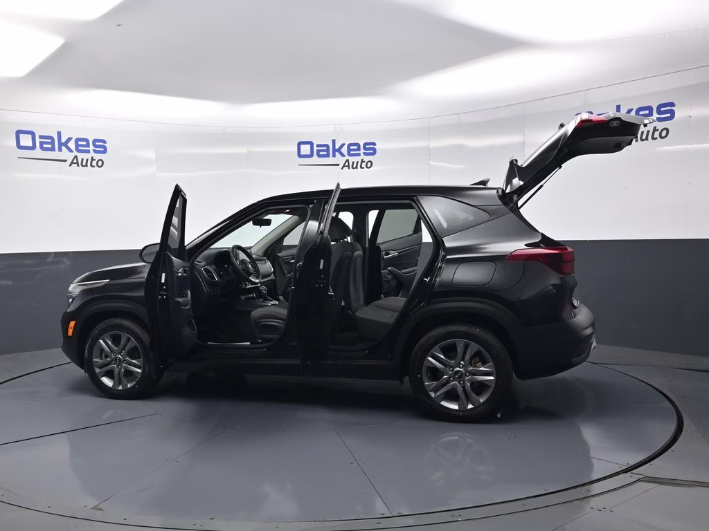 2021 Cherry Black Kia Seltos LX AWD SUV