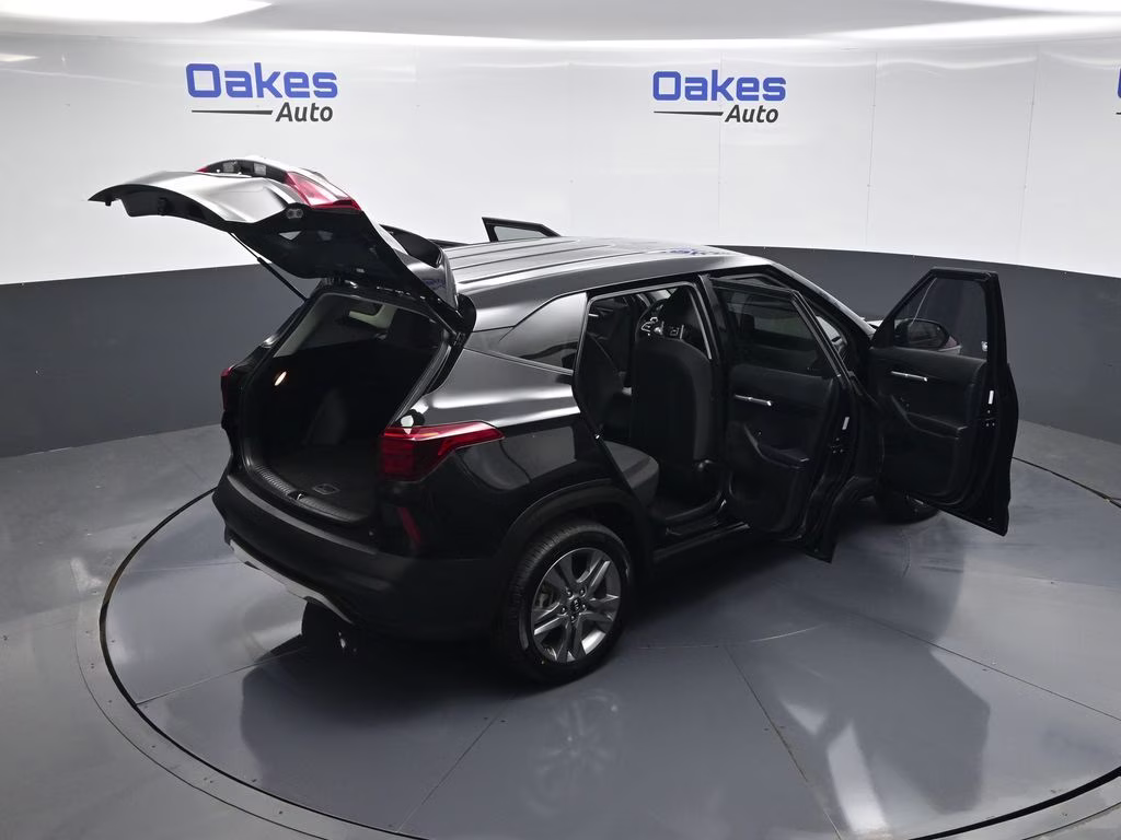 2021 Cherry Black Kia Seltos LX AWD SUV