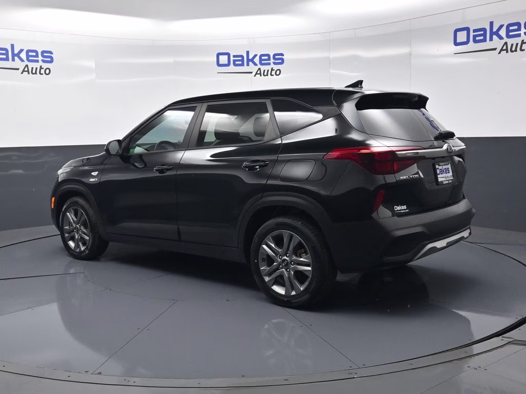 2021 Cherry Black Kia Seltos LX AWD SUV