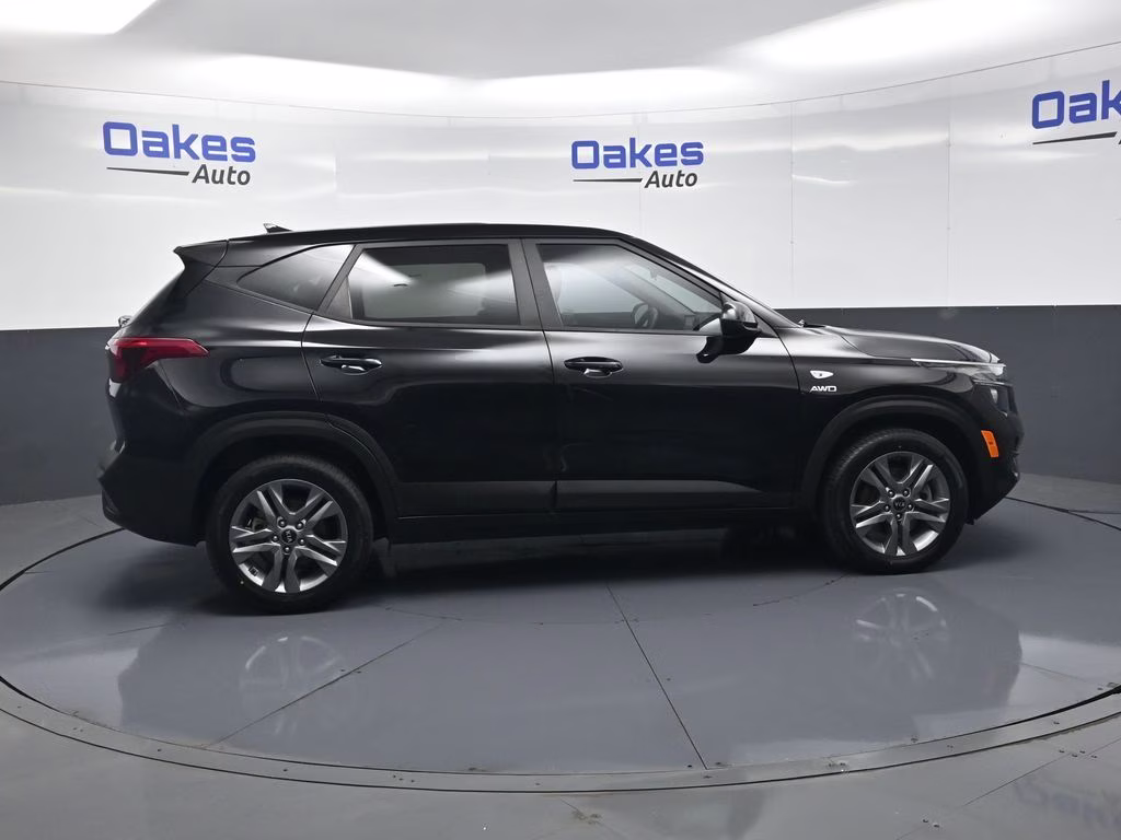 2021 Cherry Black Kia Seltos LX AWD SUV