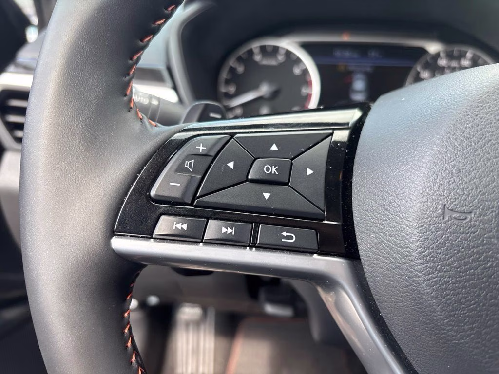 2025 Super Black Nissan Altima 2.5 SR FWD Sedan