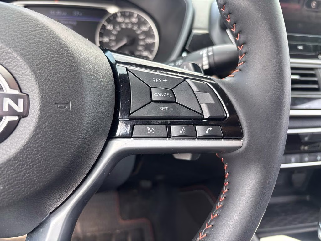 2025 Super Black Nissan Altima 2.5 SR FWD Sedan