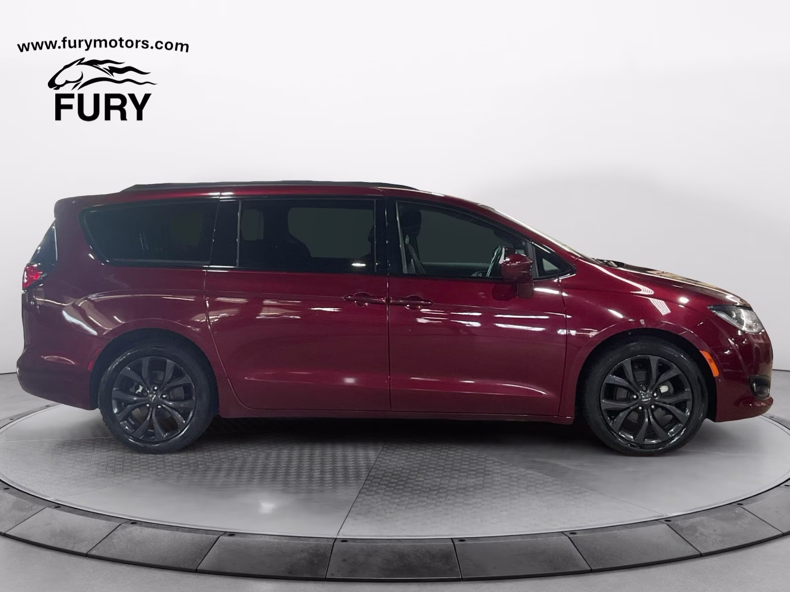 Used 2019 Chrysler Pacifica Touring Plus with VIN 2C4RC1FG3KR532490 for sale in South Saint Paul, Minnesota