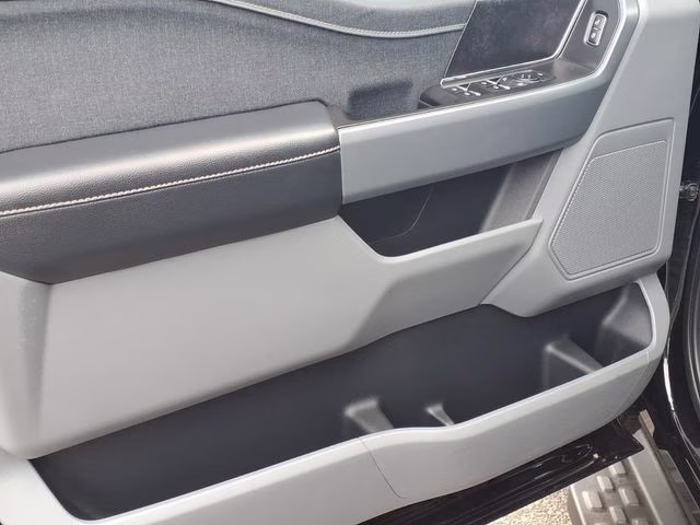2022 Black Metallic Ford F-150 Lightning XLT AWD Truck
