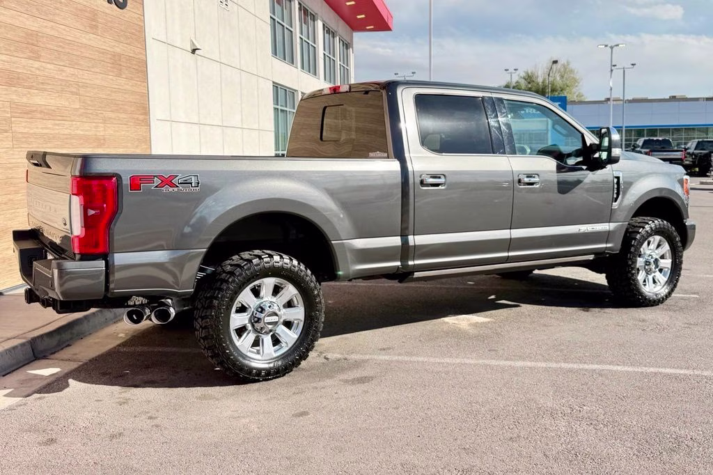 2017 Magnetic Ford Super Duty F-350 SRW Platinum 4X4 Truck