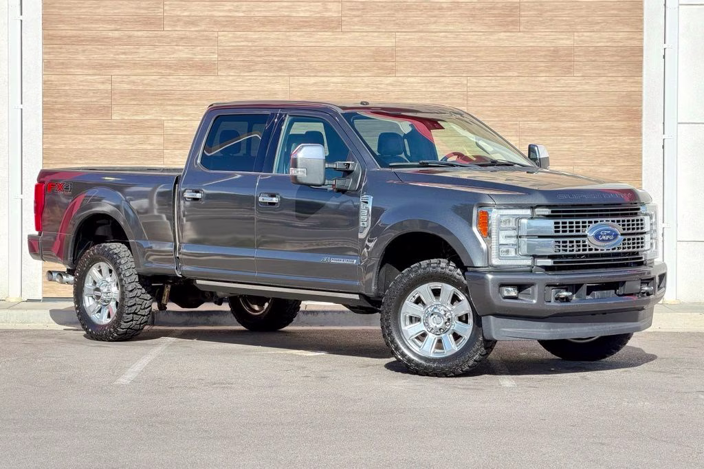 2017 Magnetic Ford Super Duty F-350 SRW Platinum 4X4 Truck