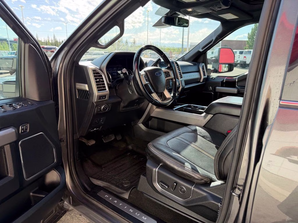 2017 Magnetic Ford Super Duty F-350 SRW Platinum 4X4 Truck