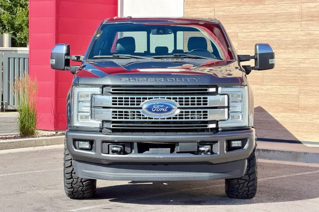 2017 Magnetic Ford Super Duty F-350 SRW Platinum 4X4 Truck