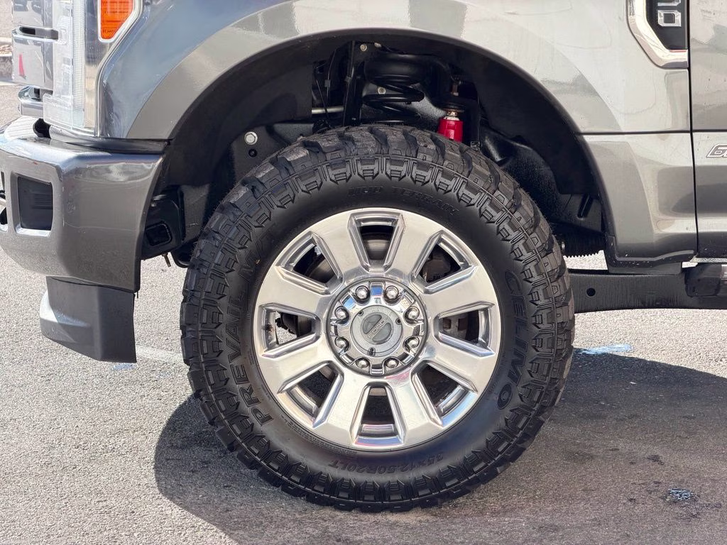 2017 Magnetic Ford Super Duty F-350 SRW Platinum 4X4 Truck