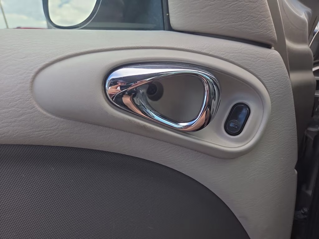 2005 Linen Gold Pearl Metallic Chrysler PT Cruiser Touring FWD Crossover