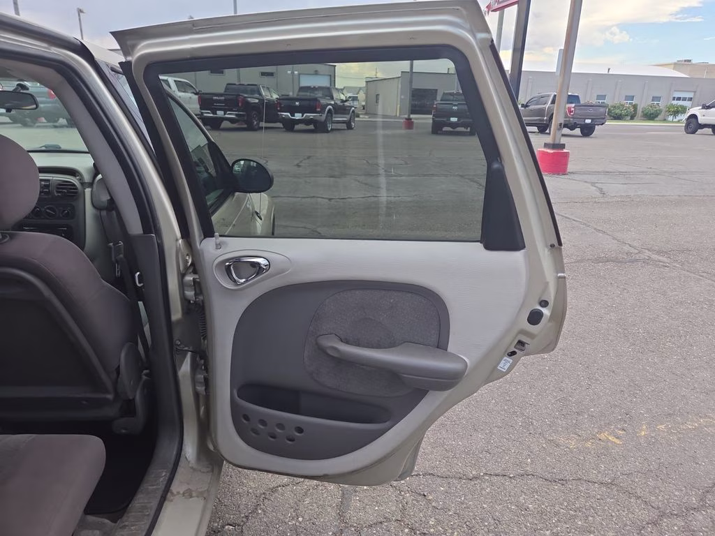 2005 Linen Gold Pearl Metallic Chrysler PT Cruiser Touring FWD Crossover