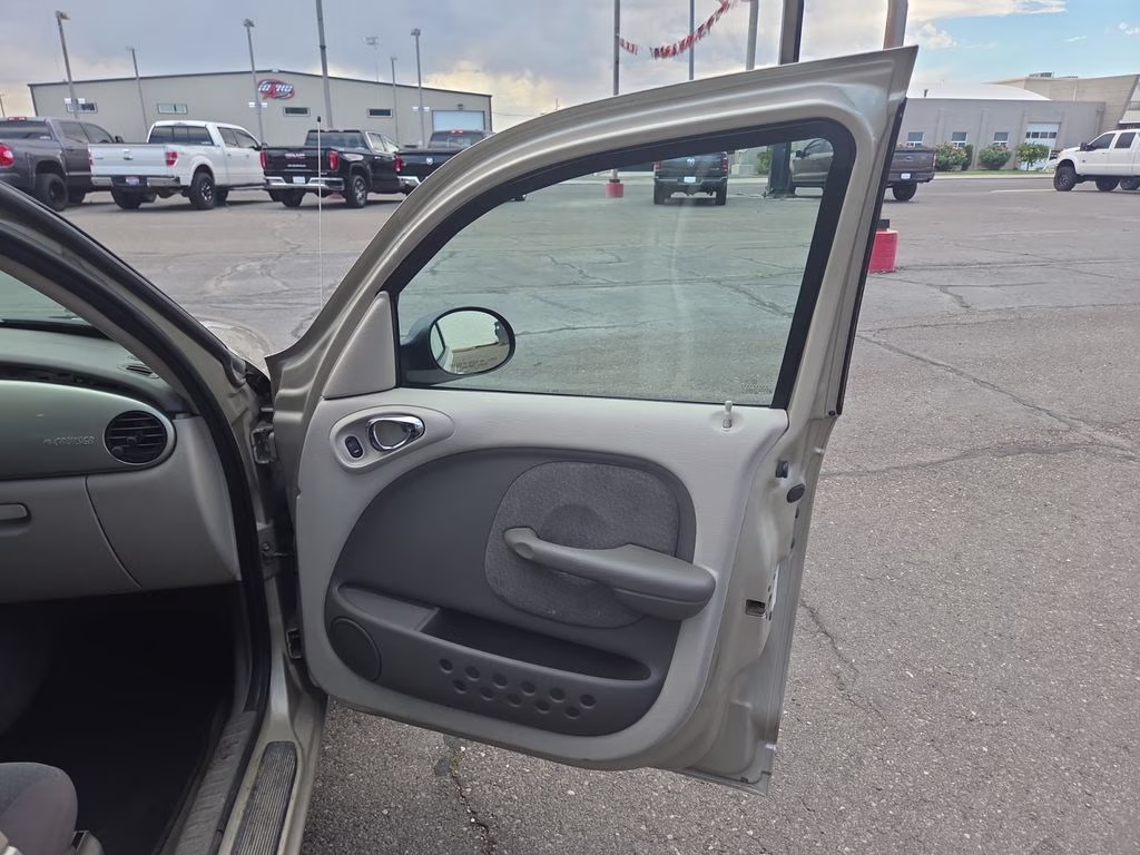 2005 Linen Gold Pearl Metallic Chrysler PT Cruiser Touring FWD Crossover