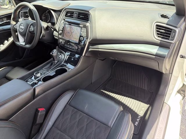 2023 Pearl White Tricoat Nissan Maxima SR FWD Sedan