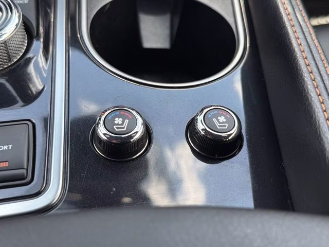 2023 Pearl White Tricoat Nissan Maxima SR FWD Sedan